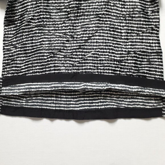 Jamie Sadock Textured Striped V-Neck Short Sleeve Top Black White Size L - Picture 10 of 15